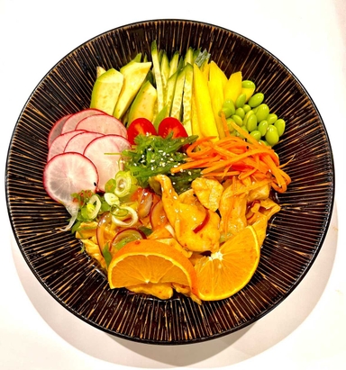 Food-Poke spicy sweet chicken wok