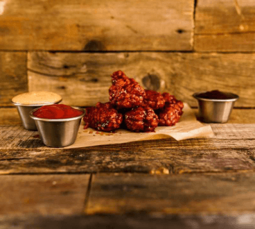 Food-Crispy BBQ chicken wings