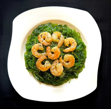 Food-Wakame šalát s krevetami