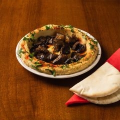 Food-Hummus a baklažán