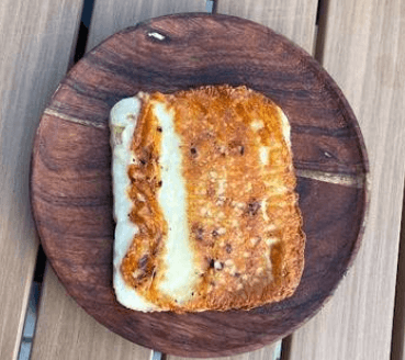 Food-Vyprážaný syr, zeleninová obloha